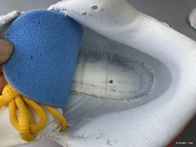 CV0785-158 13 Air Playground GS Jordan 0813